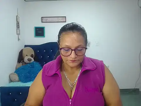 Snapshot of _Cristal chatting on 09-10-25, 06:08 Cristal online show from 09-10-25, 06:08