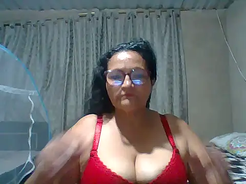 Snapshot of _Cristal chatting on 10-01-25, 11:00 Cristal online show from 10-01-25, 11:00