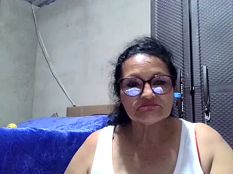 Snapshot of _Cristal chatting on 10-03-25, 12:18 Cristal online show from 10-03-25, 12:18