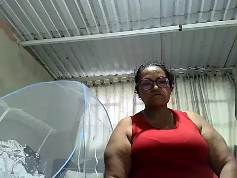 Snapshot of _Cristal chatting on 10-13-25, 12:27 Cristal online show from 10-13-25, 12:27