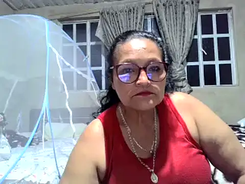 Snapshot of _Cristal chatting on 10-14-25, 12:33 Cristal online show from 10-14-25, 12:33