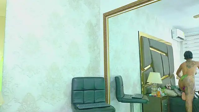 EmilieLake online show from 10-09-25, 09:13