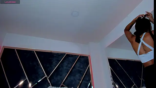 SusanaHenao online show from 11-19-25, 05:46