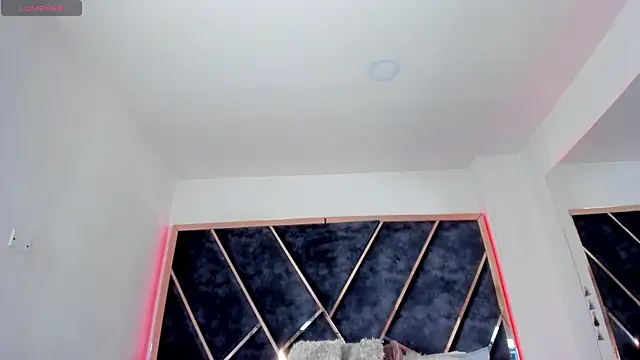 SusanaHenao online show from 11-21-25, 05:11