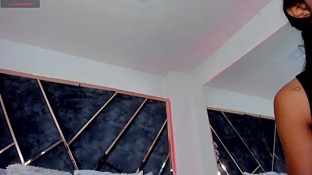 SusanaHenao online show from 11-25-25, 05:35