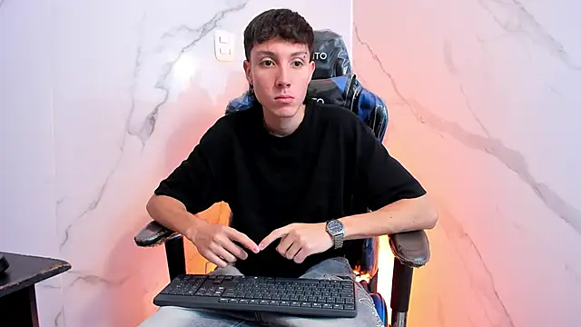 LittleDanny  online show from 04-28-26, 02:22