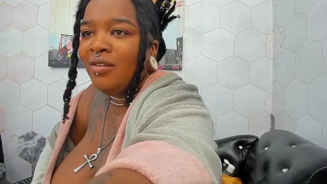 Anaa Fuentess online show from 10-11-25, 11:53