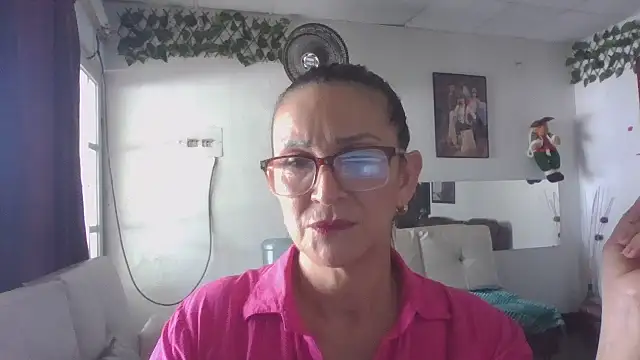 MiaVega online show from 10-28-25, 03:47