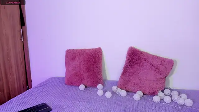 Valeri 13 online show from 12-19-25, 04:08