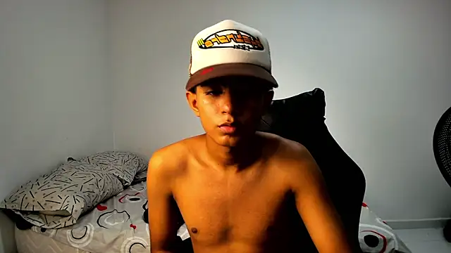 alluringangel0 online show from 09-16-25, 04:57