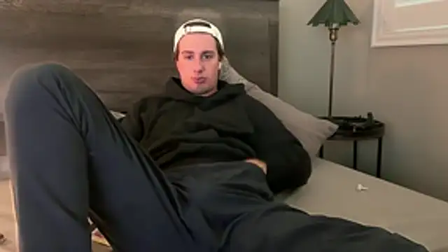 Snapshot of Matttsohot chatting on 11-10-25, 02:05 Matttsohot online show from 11-10-25, 02:05