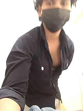 Snapshot of Goodmens5 chatting on 12-02-25, 12:21 Goodmens5 online show from 12-02-25, 12:21