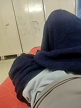 Snapshot of Goodmens5 chatting on 12-14-25, 06:34 Goodmens5 online show from 12-14-25, 06:34