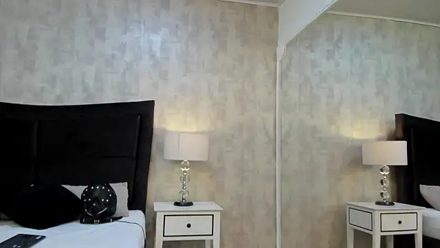 Snapshot of BarbaraLeython1 chatting on 10-04-25, 02:15 BarbaraLeython1 online show from 10-04-25, 02:15