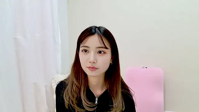 -yuina-23 online show from 10-24-25, 04:25