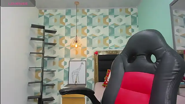 MOLLYSPENCER1 online show from 11-28-25, 08:00