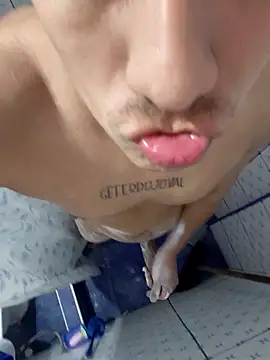 Snapshot of Exotic19cm chatting on 11-11-25, 10:54 Exotic19cm online show from 11-11-25, 10:54