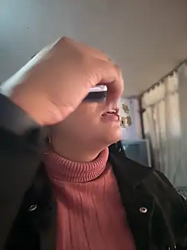 -Mia1 online show from 11-10-25, 12:15