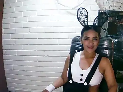 MiiaVelasquez online show from 10-30-25, 04:03