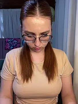 CoraVibes online show from 02-20-26, 09:48