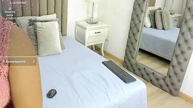 Snapshot of zusan_king_ chatting on 10-20-25, 03:29 zusan king online show from 10-20-25, 03:29