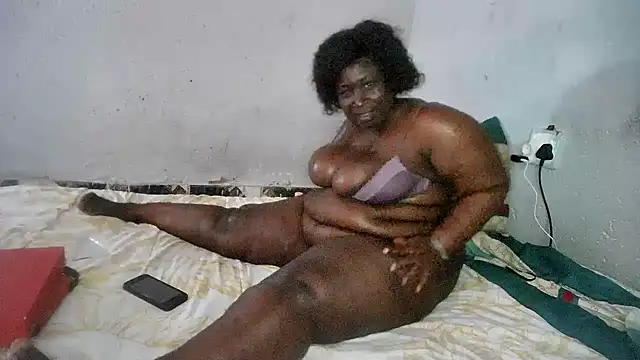 Snapshot of ASSQUEEN37Xx chatting on 09-24-25, 12:30 ASSQUEEN37Xx online show from 09-24-25, 12:30