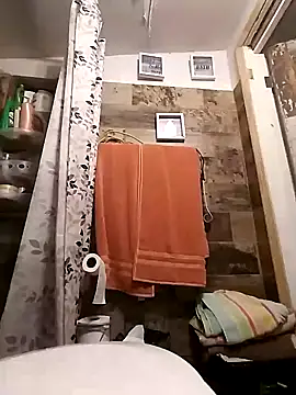 Snapshot of Arce92 chatting on 02-15-26, 03:58 Arce92 online show from 02-15-26, 03:58