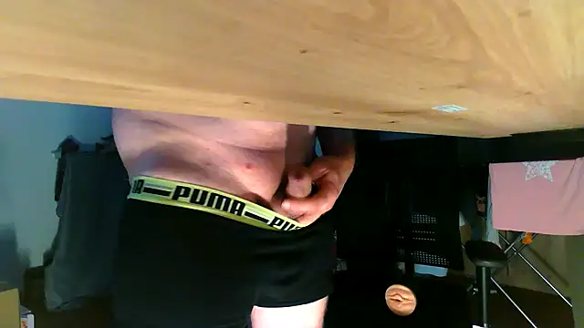 Snapshot of michaelm1983 chatting on 11-25-25, 08:14 michaelm1983 online show from 11-25-25, 08:14