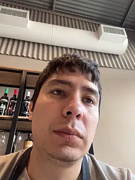 Snapshot of 9999Alez chatting on 09-12-25, 01:44 9999Alez online show from 09-12-25, 01:44