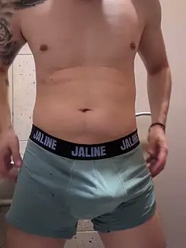 Snapshot of 9999Alez chatting on 10-11-25, 07:23 9999Alez online show from 10-11-25, 07:23