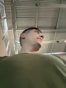 Snapshot of 9999Alez chatting on 10-21-25, 07:47 9999Alez online show from 10-21-25, 07:47