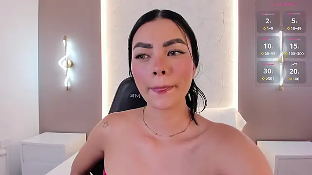 Snapshot of emily_tolson chatting on 12-13-25, 07:53 emily tolson online show from 12-13-25, 07:53