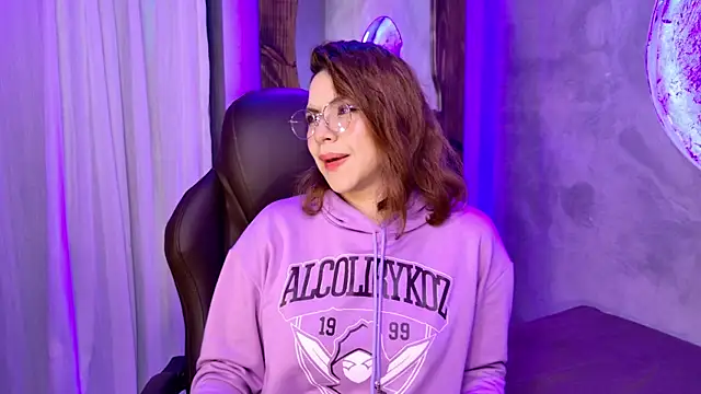 Celineblossom  online show from 10-10-25, 04:39