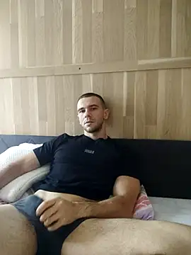 Snapshot of BrokenToPieces chatting on 09-15-25, 11:54 BrokenToPieces online show from 09-15-25, 11:54