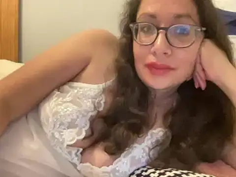 Snapshot of RosaFreya chatting on 09-24-25, 08:56 RosaFreya online show from 09-24-25, 08:56