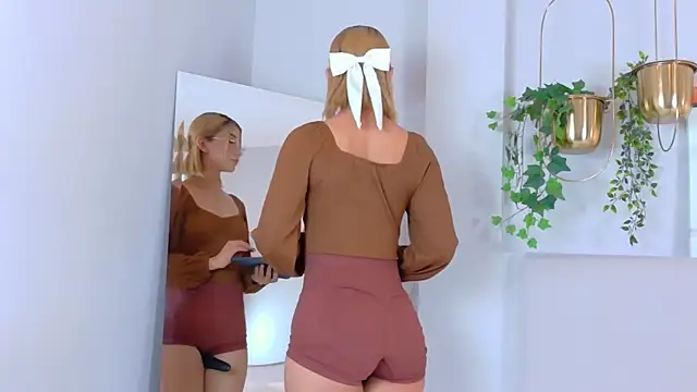 AlixMonroe online show from 10-08-25, 11:30