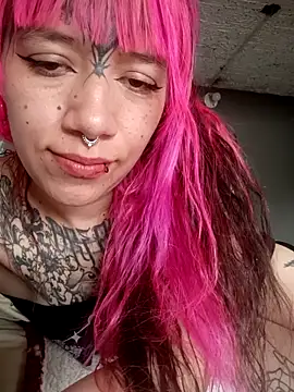 Snapshot of Meganhynde chatting on 09-19-25, 09:37 Meganhynde online show from 09-19-25, 09:37