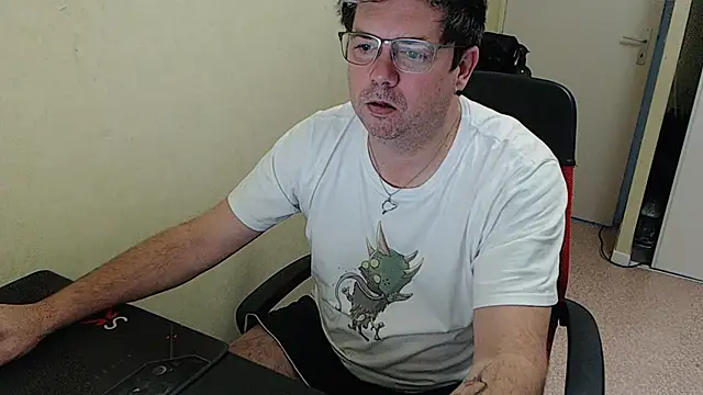 Snapshot of blueandwhite1 chatting on 01-15-25, 08:09 blueandwhite1 online show from 01-15-25, 08:09