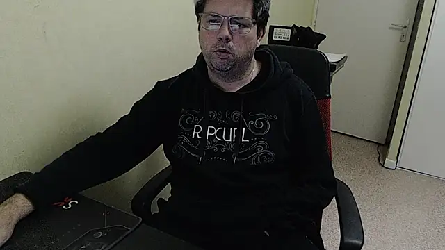 Snapshot of blueandwhite1 chatting on 01-25-25, 05:08 blueandwhite1 online show from 01-25-25, 05:08