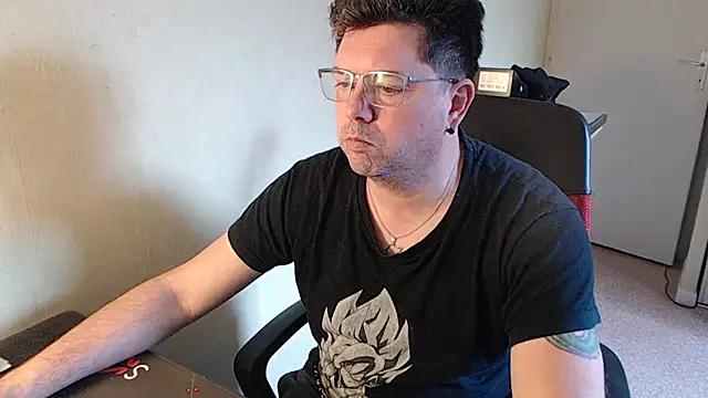 Snapshot of blueandwhite1 chatting on 01-29-25, 02:32 blueandwhite1 online show from 01-29-25, 02:32