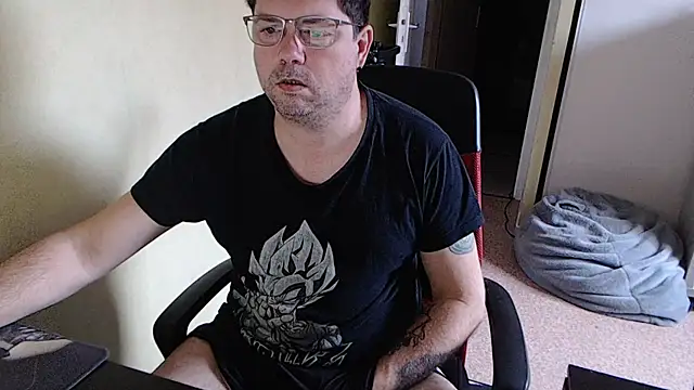 Snapshot of blueandwhite1 chatting on 02-19-25, 07:50 blueandwhite1 online show from 02-19-25, 07:50