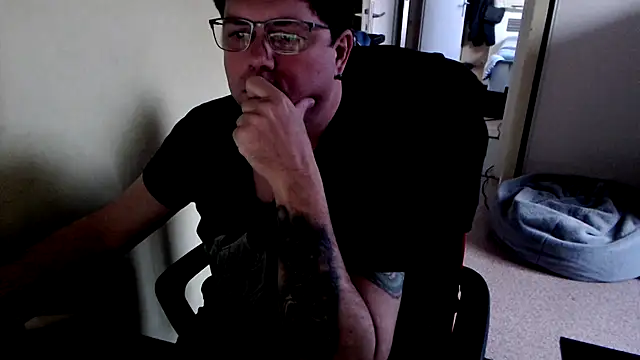 Snapshot of blueandwhite1 chatting on 03-03-25, 05:18 blueandwhite1 online show from 03-03-25, 05:18