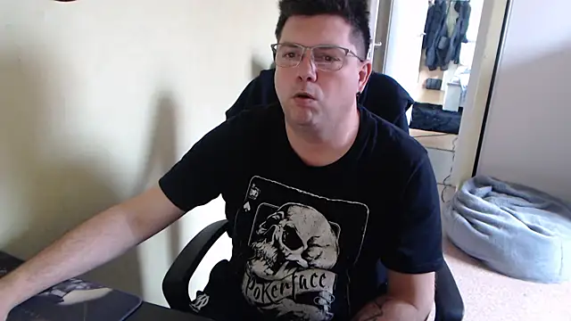 Snapshot of blueandwhite1 chatting on 03-12-25, 11:20 blueandwhite1 online show from 03-12-25, 11:20