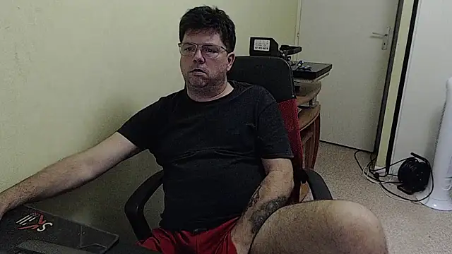 Snapshot of blueandwhite1 chatting on 09-29-25, 05:51 blueandwhite1 online show from 09-29-25, 05:51