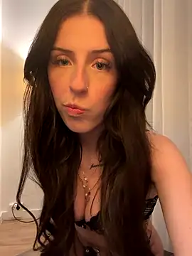 Snapshot of lisapeperoni chatting on 09-25-25, 06:11 lisapeperoni online show from 09-25-25, 06:11