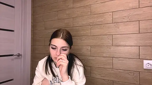 TianaWidell online show from 12-21-25, 11:50