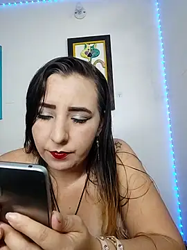 isabella lovem online show from 11-13-25, 07:46