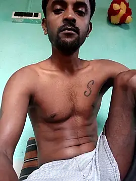 Snapshot of ShinuRoy chatting on 10-15-25, 01:06 ShinuRoy online show from 10-15-25, 01:06