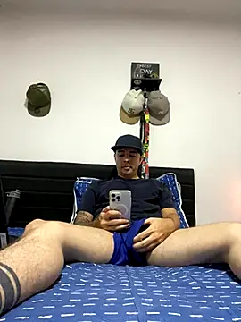 Jaguer2213 online show from 10-30-25, 01:29