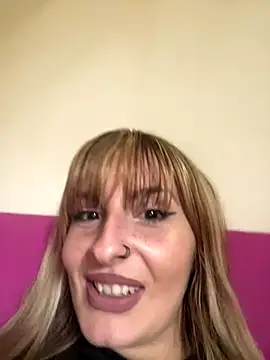 Snapshot of Sexy_Bulgarian_woman chatting on 10-22-25, 09:09 Sexy Bulgarian woman online show from 10-22-25, 09:09